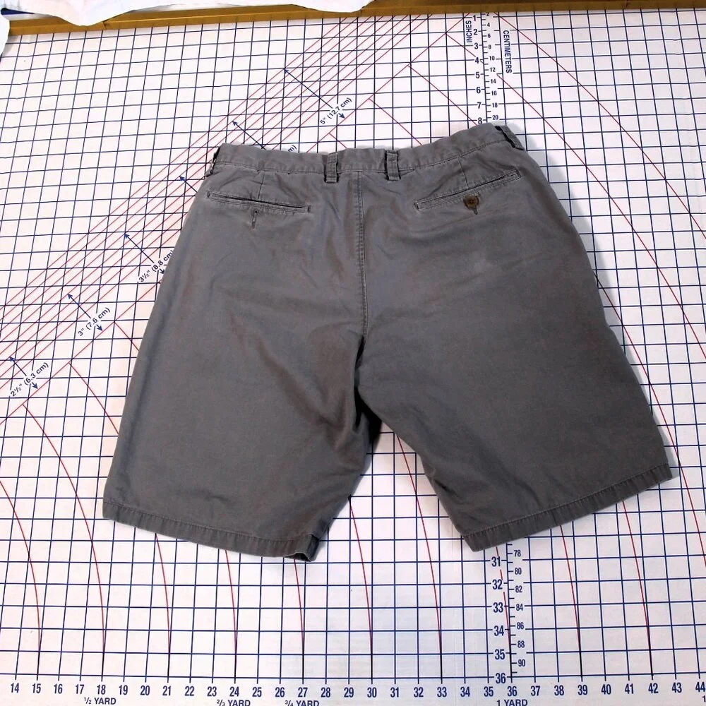 2/$10 J. Crew Club Men's Gray Flat Front Chino Shorts 33/10.5 AS IS
